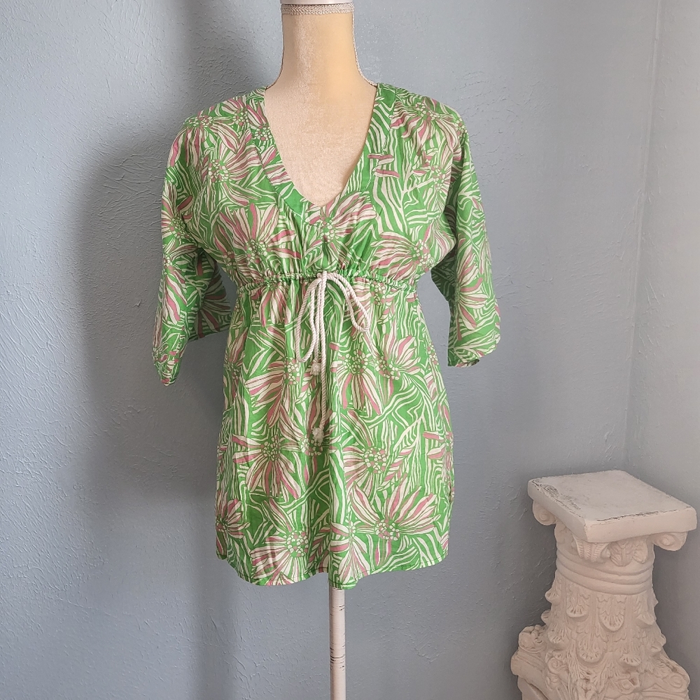 Lilly Pulitzer 100% cotton floral babydoll top B70